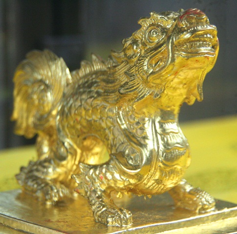 Triển l&atilde;m 11 ấn rồng v&agrave;ng tinh xảo triều Nguyễn 